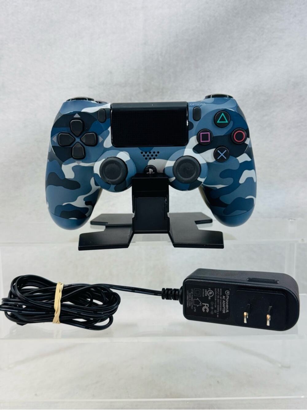 EUC PowerA Dual Charging Station with 2 PlayStation PS4 Controllers Blue Camo